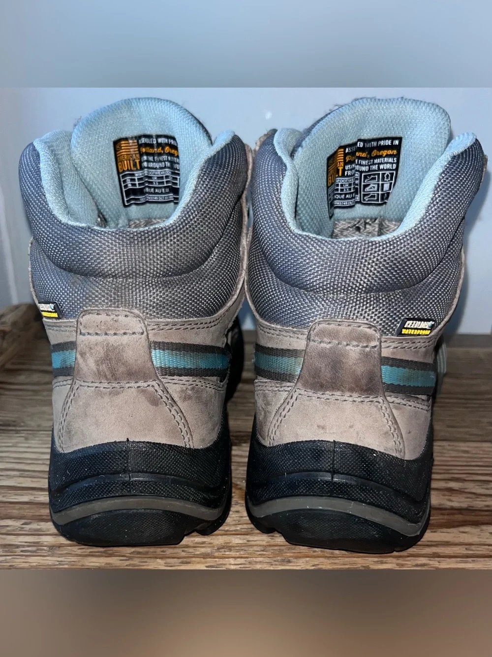 KEEN Durand II Mid waterproof Hiking Boots tan leather with Teal Accents size 6